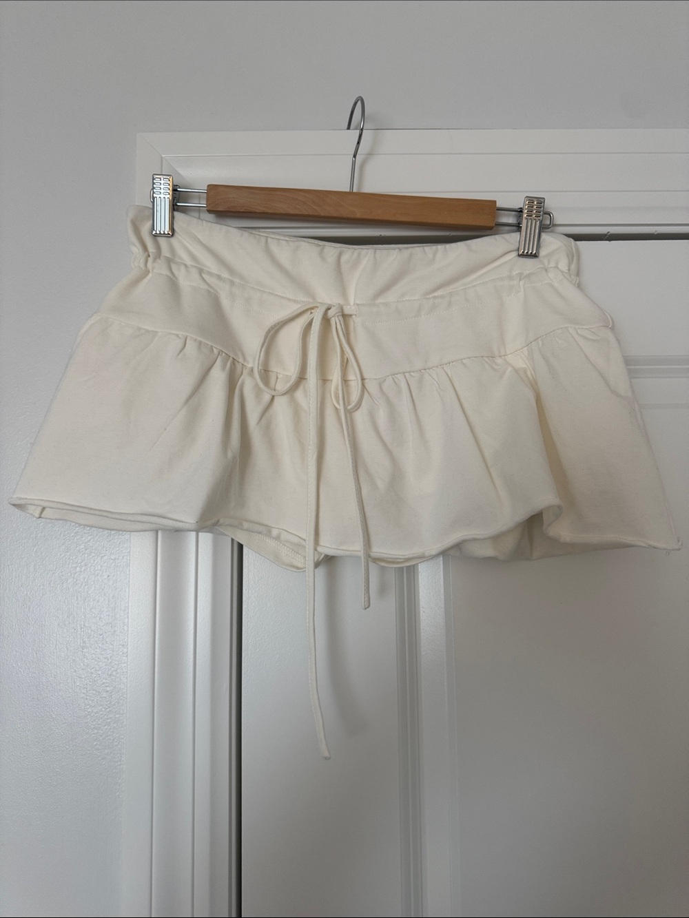 Edikted Cream Ruffle Drawstring Skort